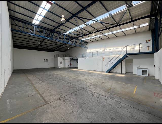 661M² WAREHOUSE TO LET IN STRIJDOMPARK